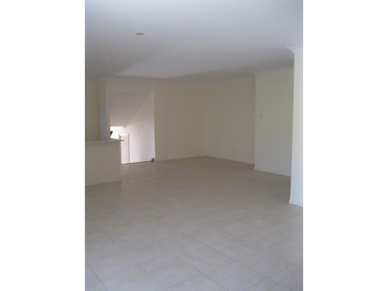 8 Borrowdale Ct, Brassall QLD 4305