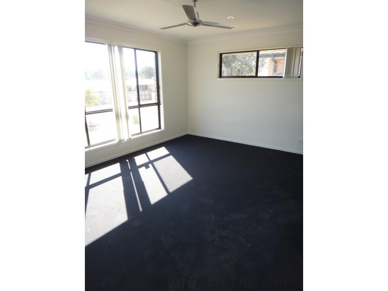 21 Belle Ct, Redbank QLD 4301