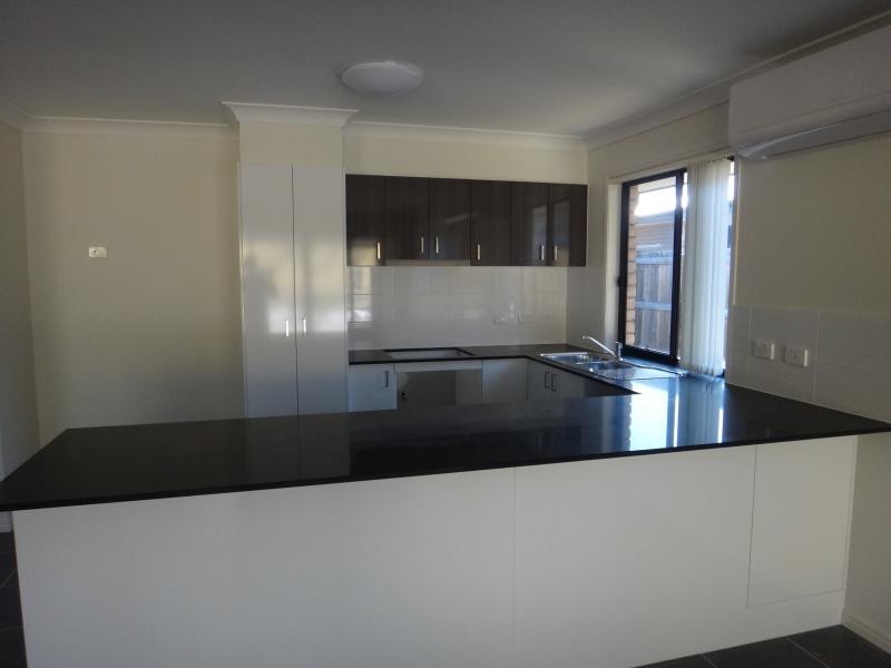 21 Belle Ct, Redbank QLD 4301