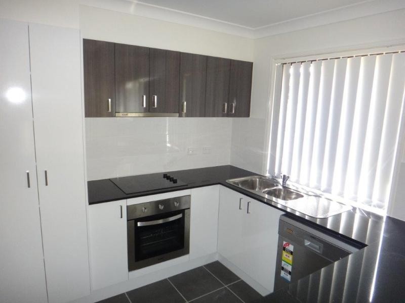 21 Belle Ct, Redbank QLD 4301