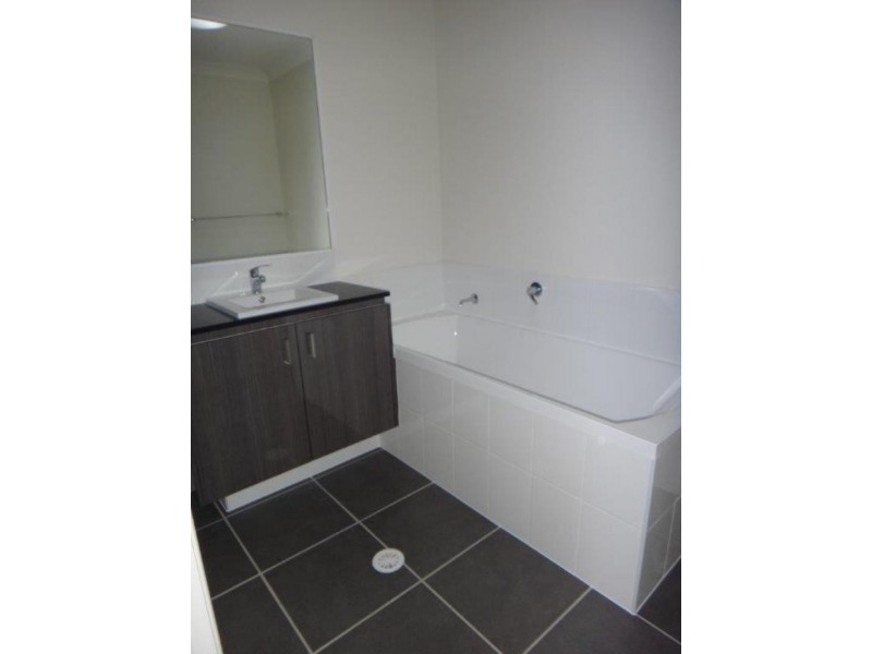 21 Belle Ct, Redbank QLD 4301