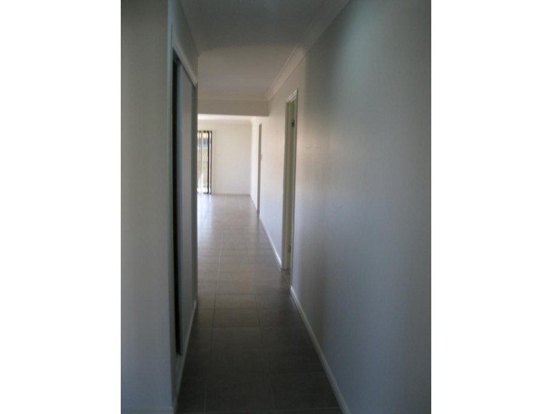 10 Friendship  Pl, Brassall QLD 4305