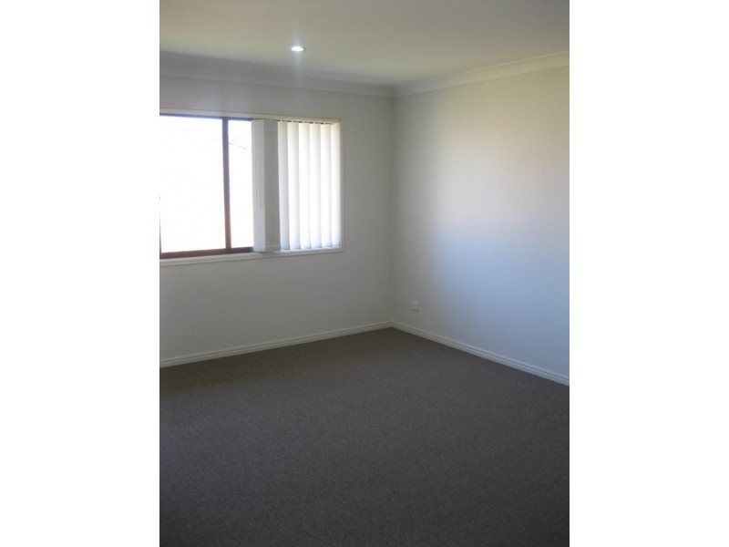 10 Friendship  Pl, Brassall QLD 4305