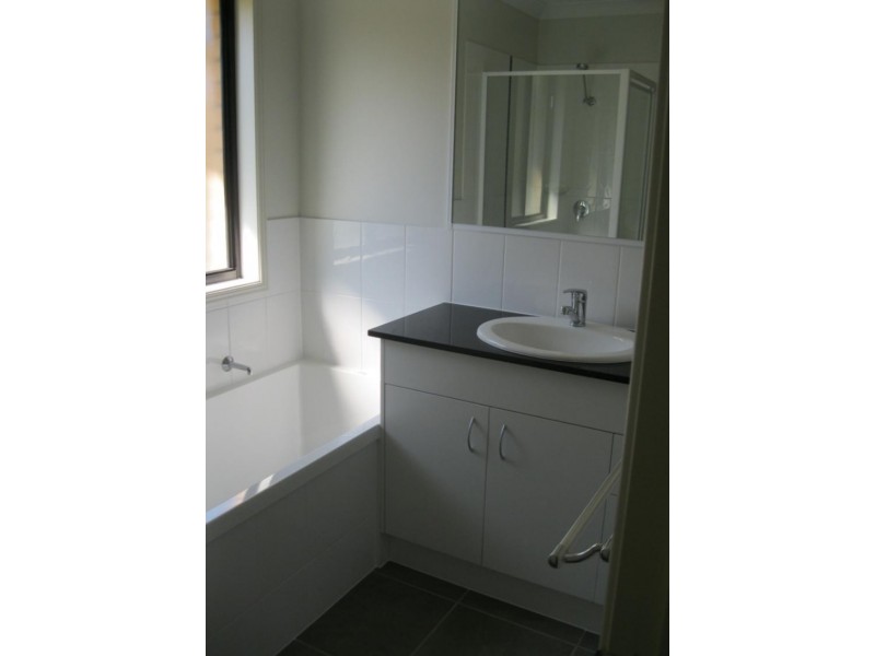 10 Friendship  Pl, Brassall QLD 4305