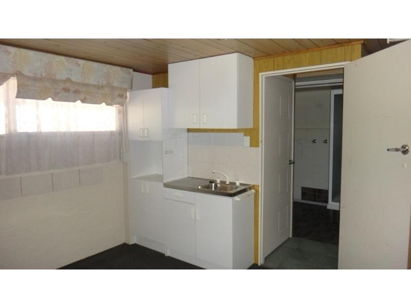 3 Windle  Rd, Brassall QLD 4305