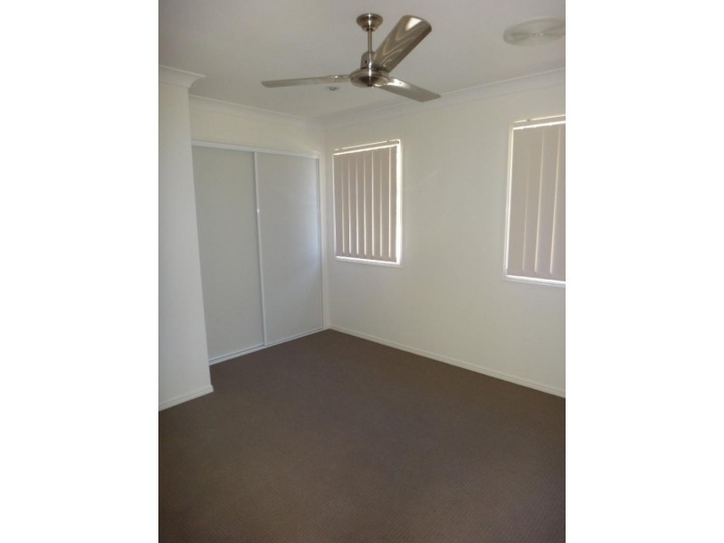 33 Neptune Cres, Brassall QLD 4305
