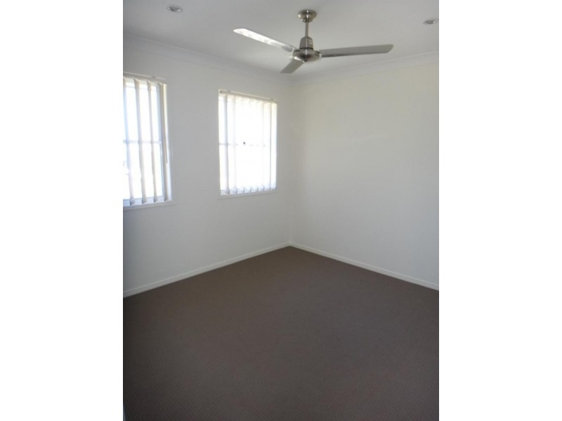 33 Neptune Cres, Brassall QLD 4305