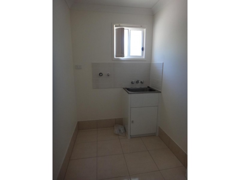33 Neptune Cres, Brassall QLD 4305