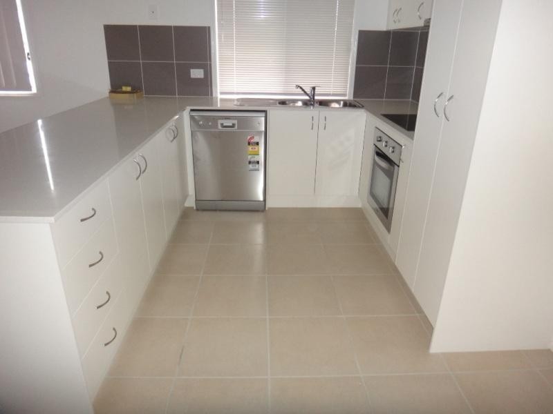 13 Sovereign Cl, Brassall QLD 4305