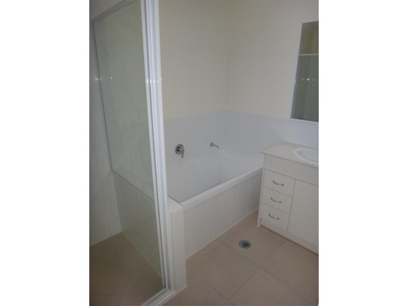 13 Sovereign Cl, Brassall QLD 4305