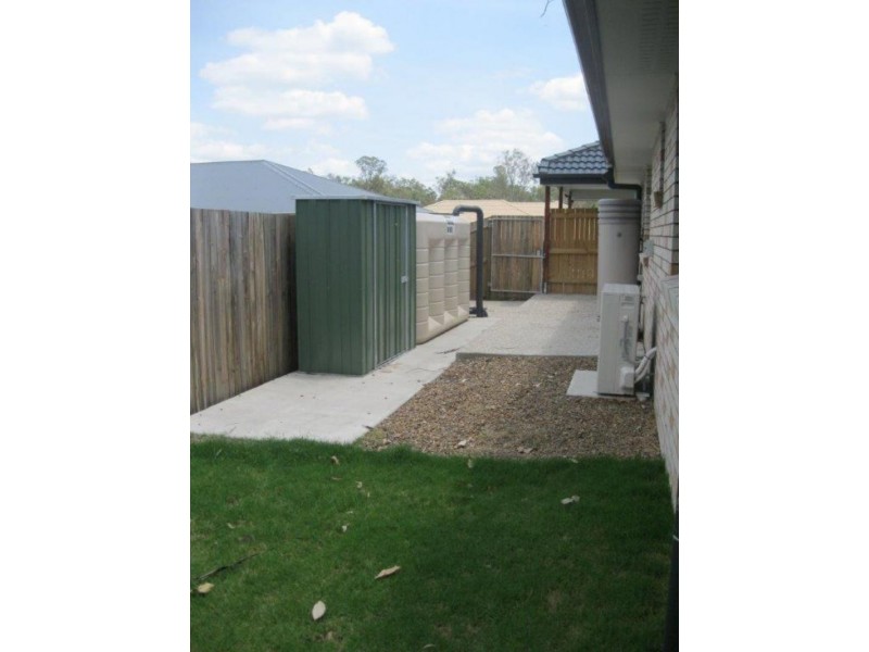 1/11 Belle  Ct, Redbank QLD 4301
