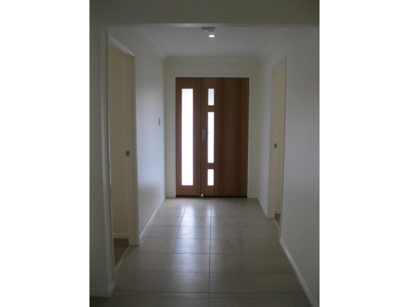 25 Friendship  Pl, Brassall QLD 4305