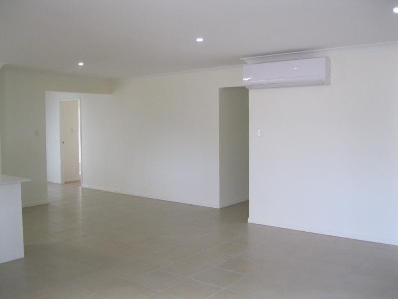 25 Friendship  Pl, Brassall QLD 4305