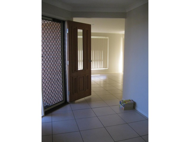 8 Stitz Ct, Brassall QLD 4305
