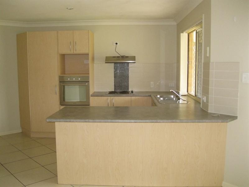 8 Stitz Ct, Brassall QLD 4305