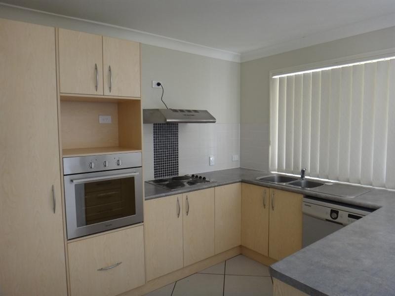 8 Stitz Ct, Brassall QLD 4305