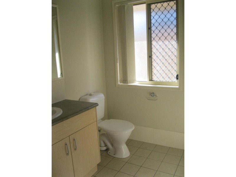 8 Stitz Ct, Brassall QLD 4305