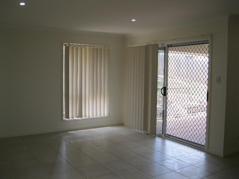 25 Barwell St, Brassall QLD 4305