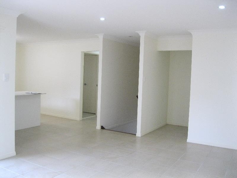 25 Barwell St, Brassall QLD 4305