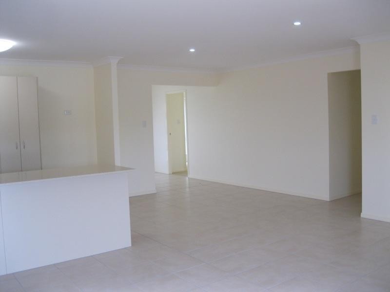 7 Sovereign  Cl, Brassall QLD 4305