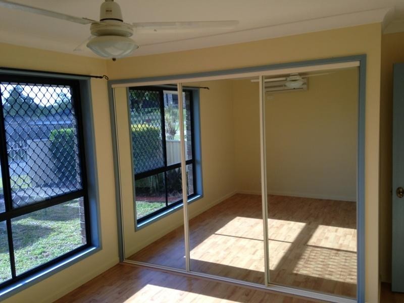 1/8 Conan  Cl, Wulkuraka QLD 4305