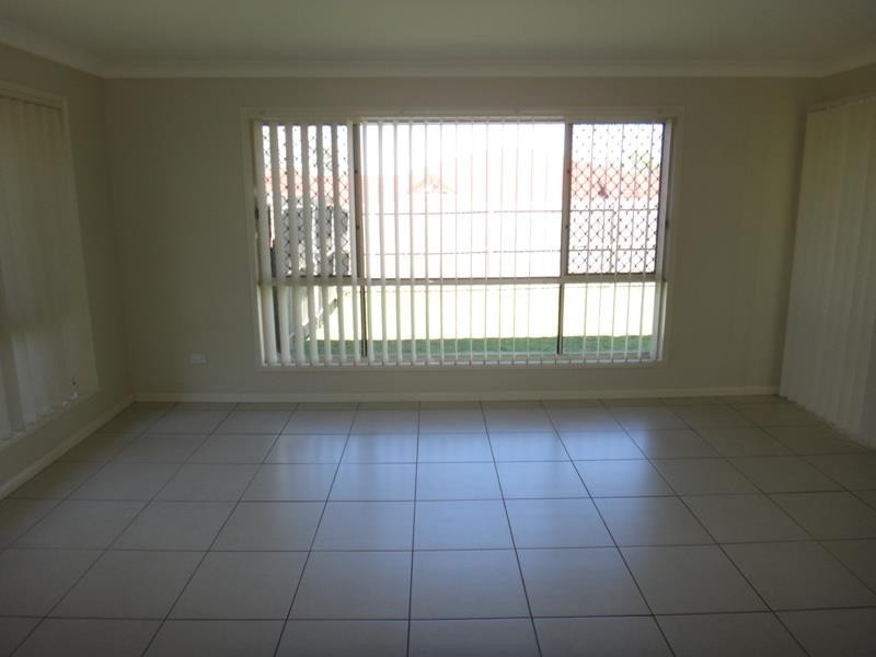8 Stitz Ct, Brassall QLD 4305