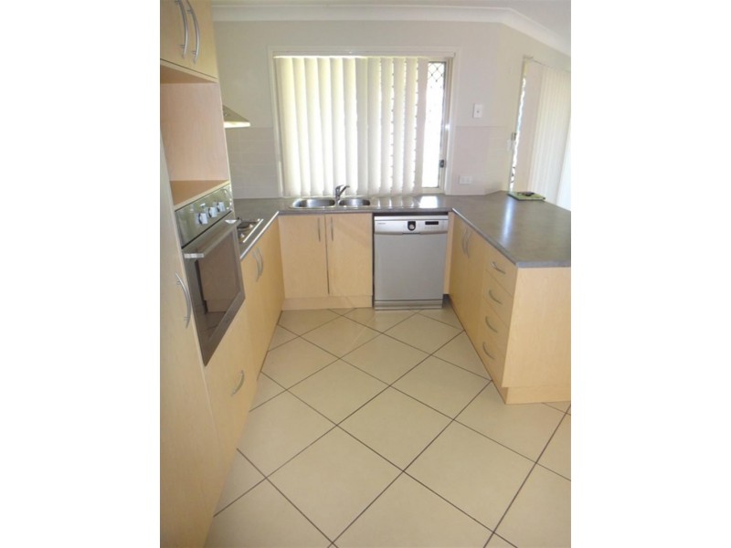 8 Stitz Ct, Brassall QLD 4305
