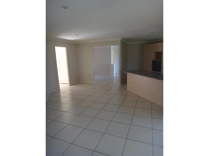 8 Stitz Ct, Brassall QLD 4305