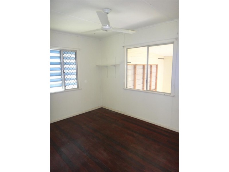 57 Gladstone Rd, Sadliers Crossing QLD 4305