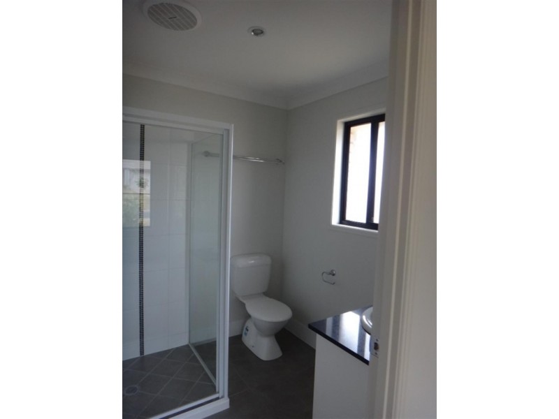 11 Borrowdale  Ct, Brassall QLD 4305