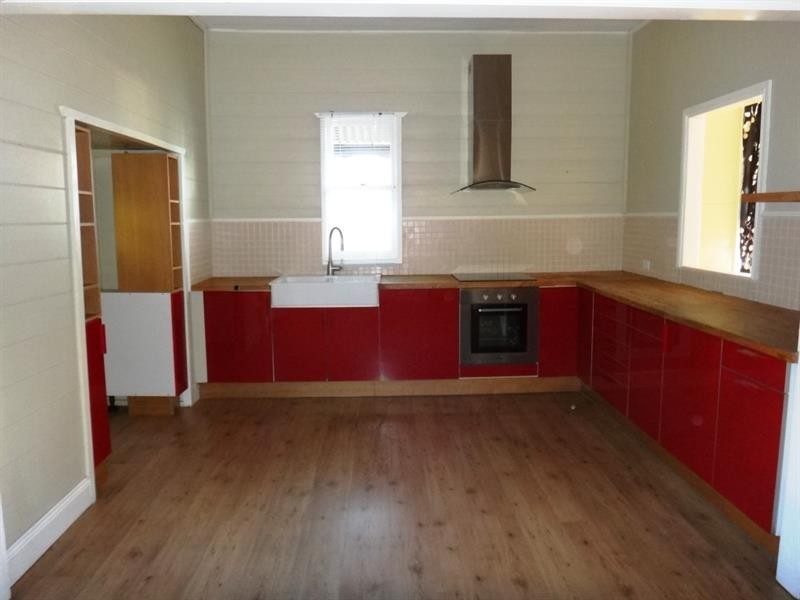 24 Pine St, North Ipswich QLD 4305