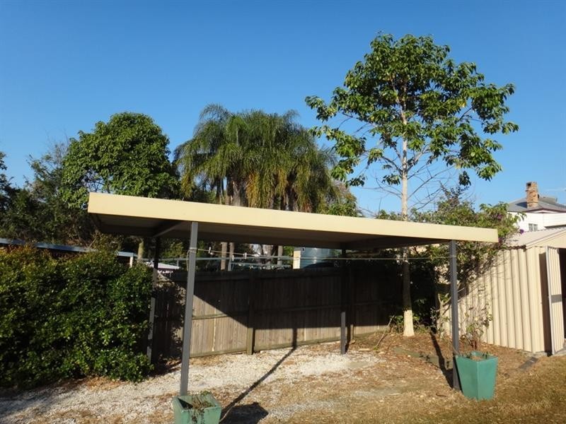 24 Pine St, North Ipswich QLD 4305