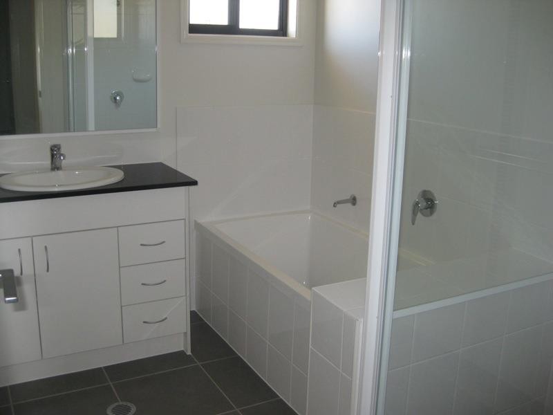 37 Barwell St, Brassall QLD 4305