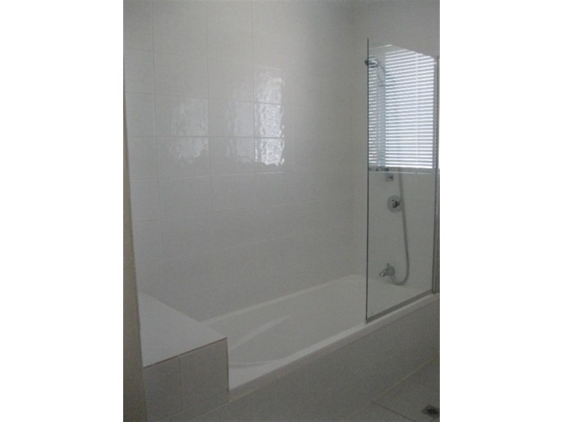 2 Sydney  St, Brassall QLD 4305