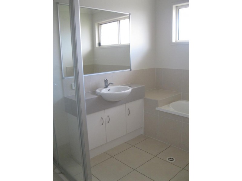 46 Knight St, Redbank Plains QLD 4301