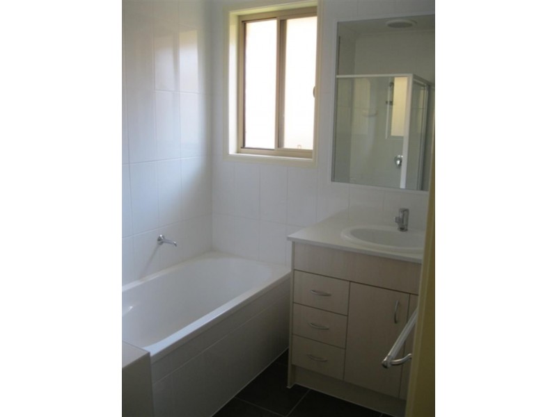 18 Friendship Pl, Brassall QLD 4305