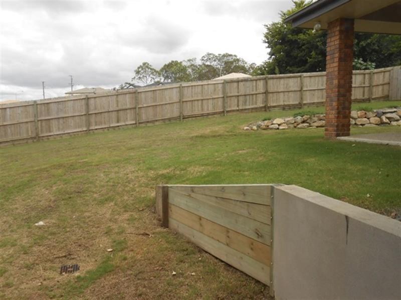18 Friendship Pl, Brassall QLD 4305