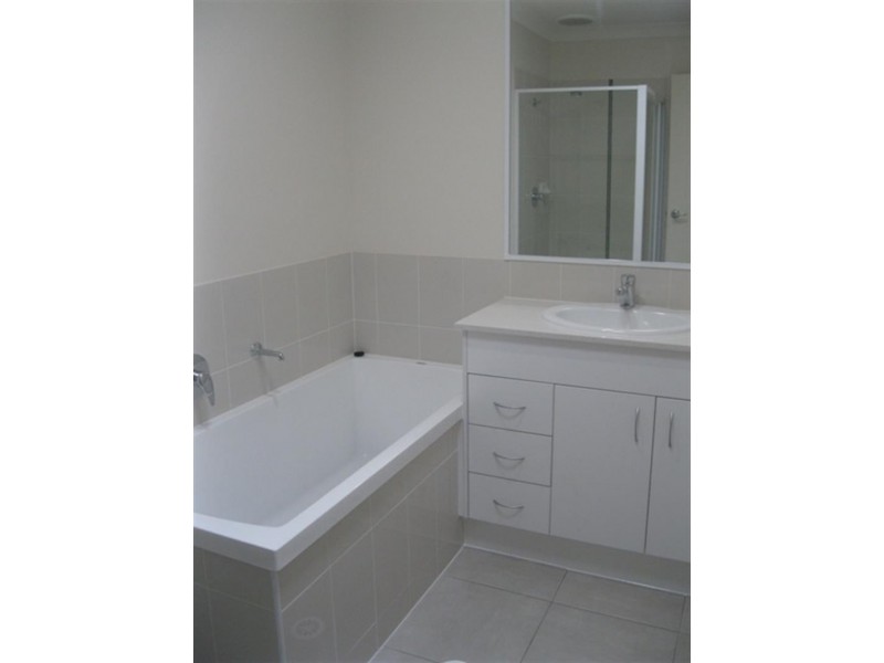 1/20 Tunstall  Pl, Brassall QLD 4305