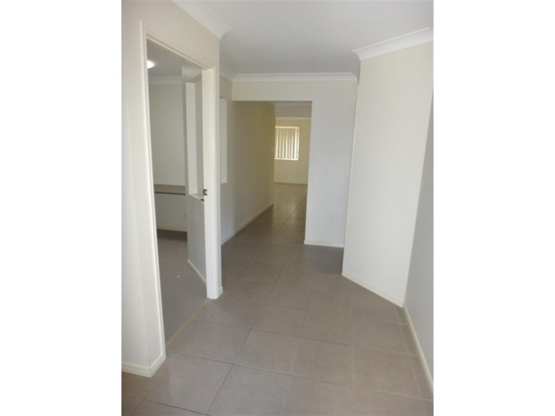 25 Atlantic Dr, Brassall QLD 4305