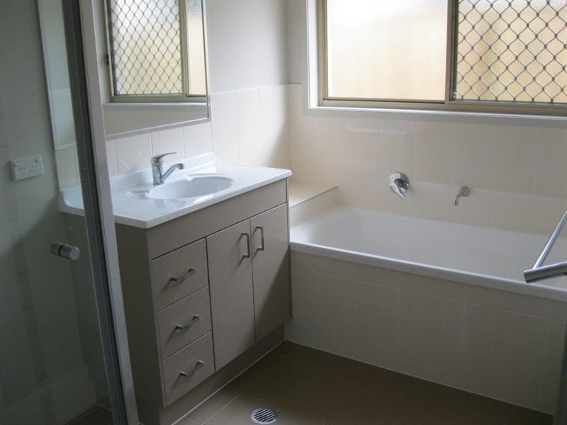 11 Rasmussen Ct, Redbank Plains QLD 4301