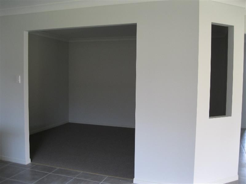 2 Friendship Pl, Brassall QLD 4305