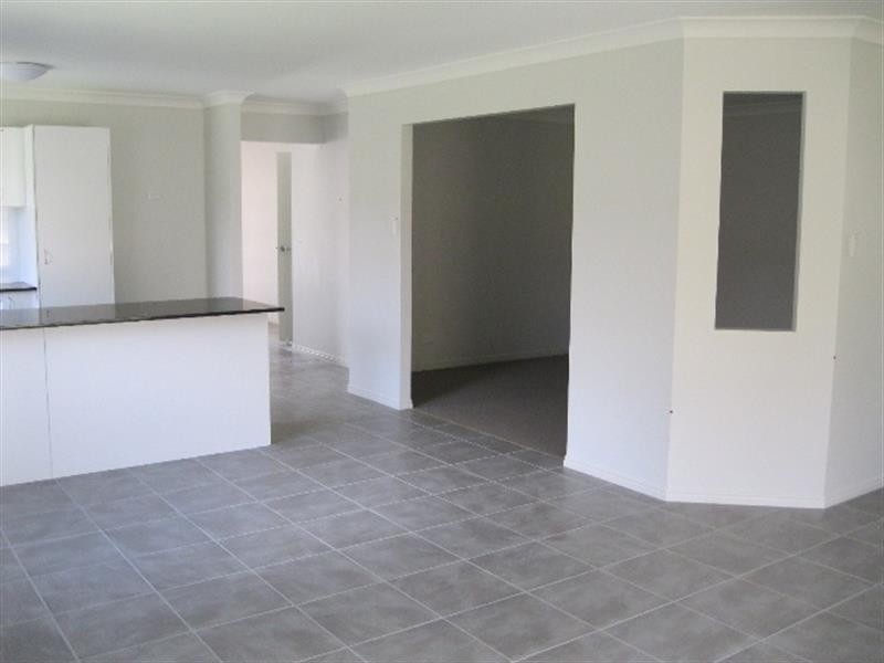 2 Friendship Pl, Brassall QLD 4305