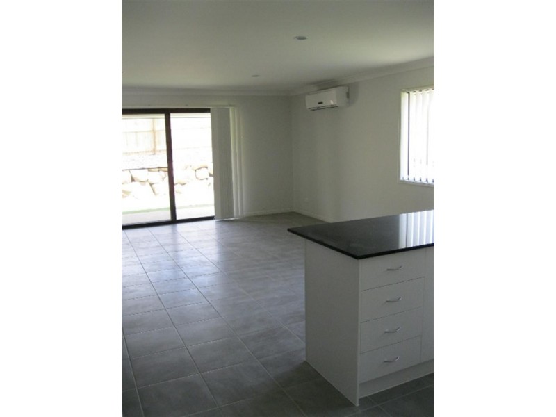 2 Friendship Pl, Brassall QLD 4305