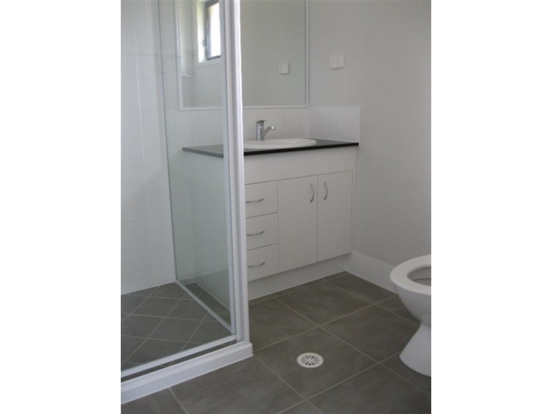 2 Friendship Pl, Brassall QLD 4305