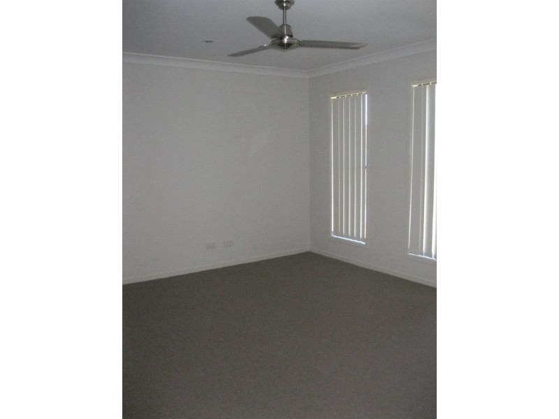 1/27  Belle Ct, Redbank QLD 4301