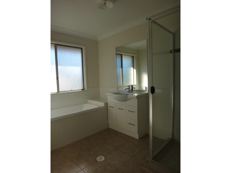 2/8 Merrell St, East Ipswich QLD 4305