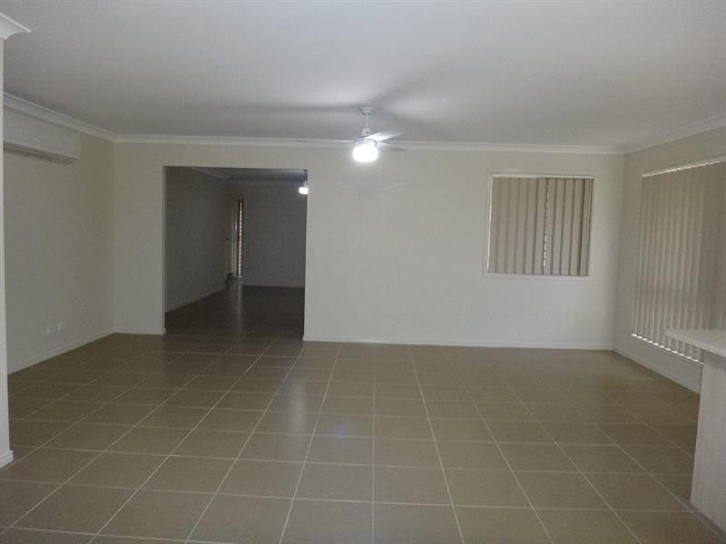 20 Goldenwood Cres, Fernvale QLD 4306