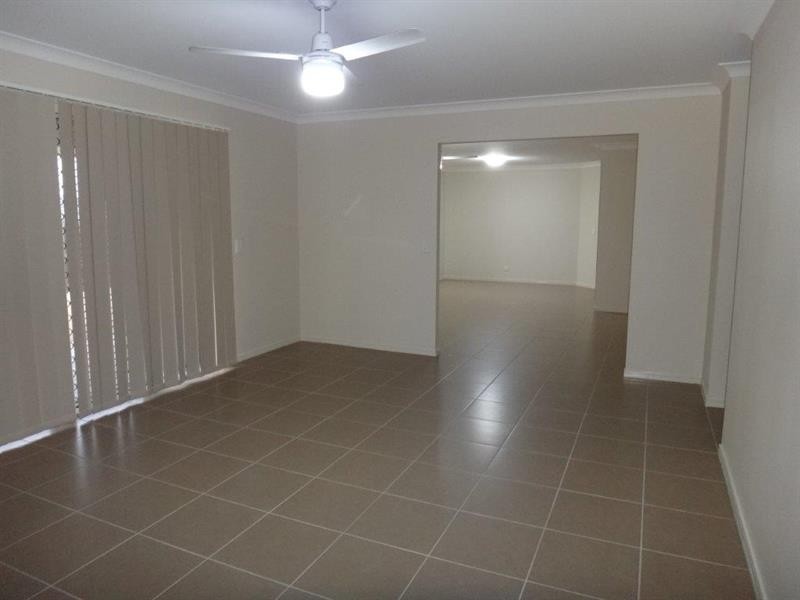 20 Goldenwood Cres, Fernvale QLD 4306