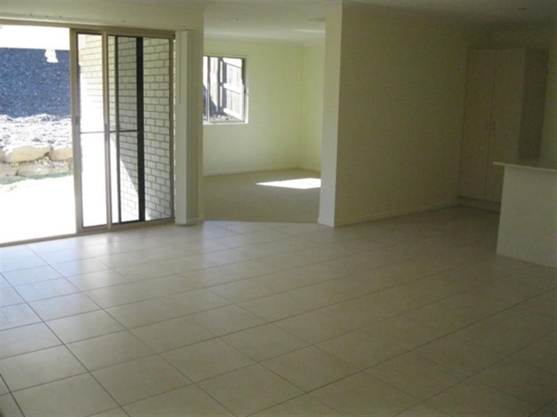 33 Atlantic Dr, Brassall QLD 4305