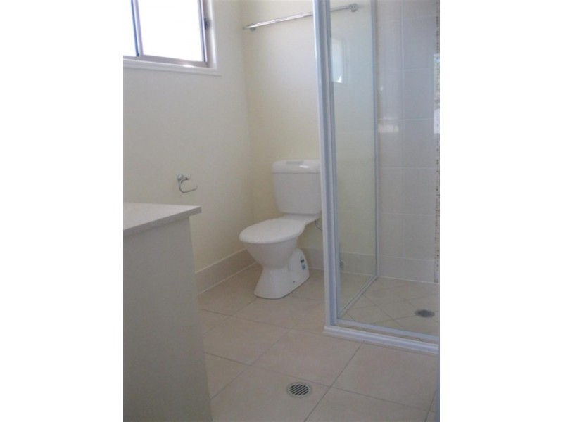 33 Atlantic Dr, Brassall QLD 4305